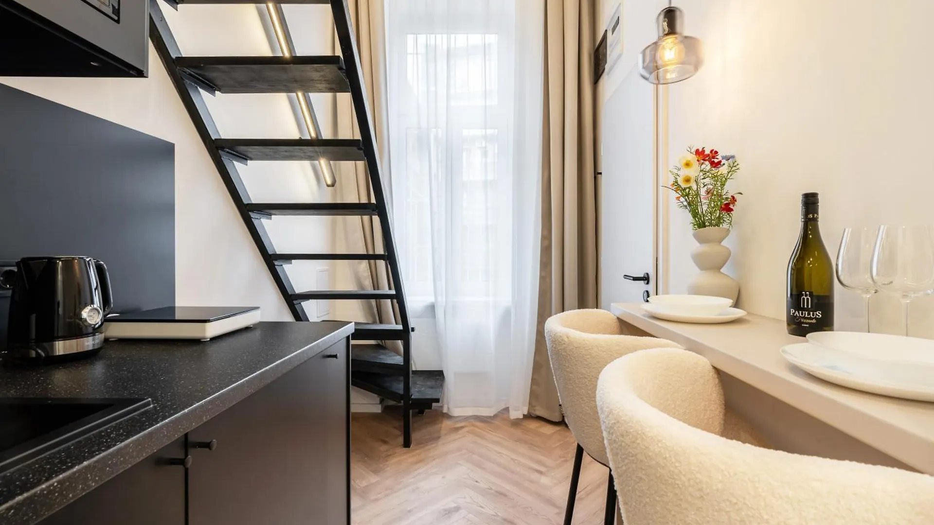 E22 - Boutique Apartments, Best Location By Bqa Budapest 0*,